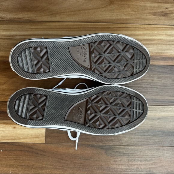 NWOT Converse Y2K Vibe -White Canvas Sneakers - Madison Padded Low Tops- Size 9 - Picture 3 of 12